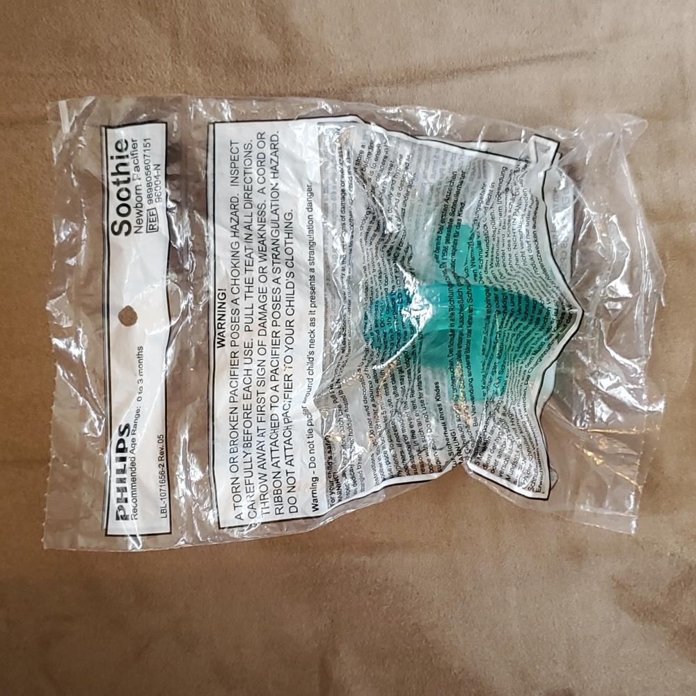 NWOT Pacificier Philips Avent